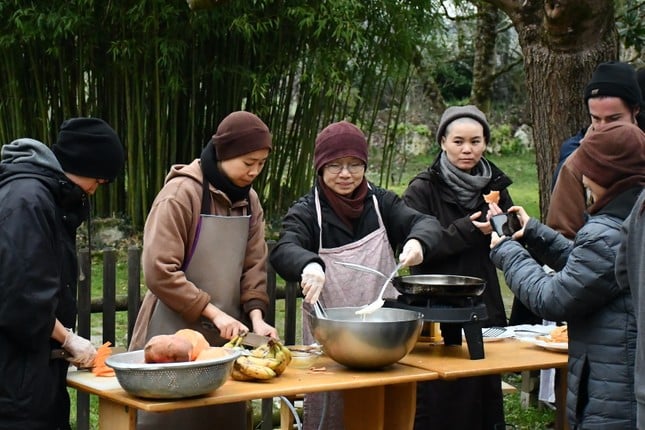 Ảnh Làng Mai.