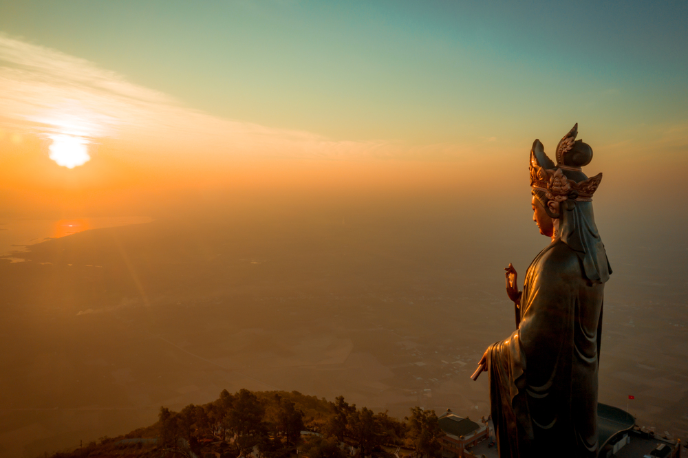 Tượng Phật Bà Tây Bổ Đà Sơn cao nhất châu Á trên đỉnh núi Bà Đen