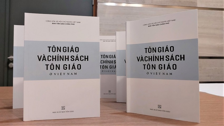 Sách nhằm giúp độc giả trong và ngoài nước hiểu rõ và đầy đủ về chính sách tôn giáo, đời sống tôn giáo ở nước ta. Ảnh: VT