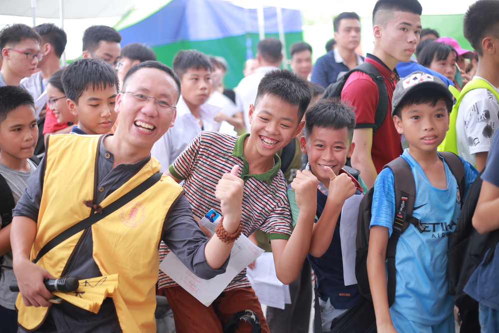 “Cười và thở từng nhịp yêu thương, cho chính mình và những ai có duyên gặp gỡ...” là quan điểm và lựa chọn sống mỗi ngày của tác giả bài viết, để luôn thấy mình hạnh phúc và lan tỏa những giá trị tốt đẹp từ đạo Phật đến những người xung quanh qua các bài viết, sản phẩm media về Phật giáo trên báo chí, mạng xã hội.