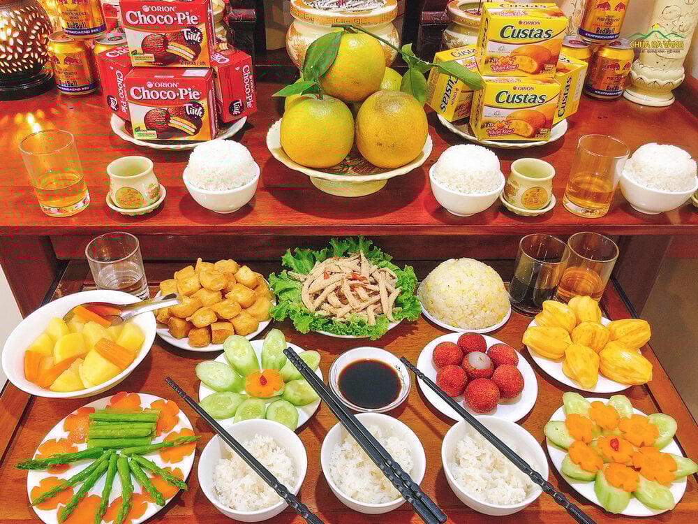 Mâm cơm chay cúng lễ cho thân quyến đã khuất (ảnh minh họa)