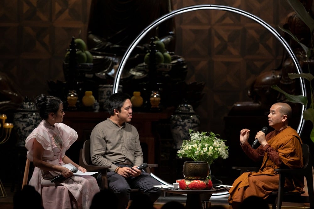 Thầy Thích Minh Niệm tại buổi Talkshow tại chùa Minh Đạo