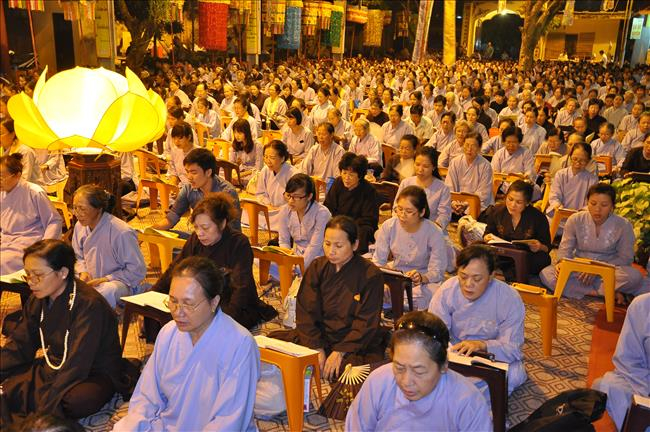 Người niệm Phật phải tinh tấn niệm Phật thường xuyên cho tới khi nhất tâm bất loạn. Đầy đủ các điều kiện như thế thì ngày vãng sinh về thế giới Cực Lạc là không xa.