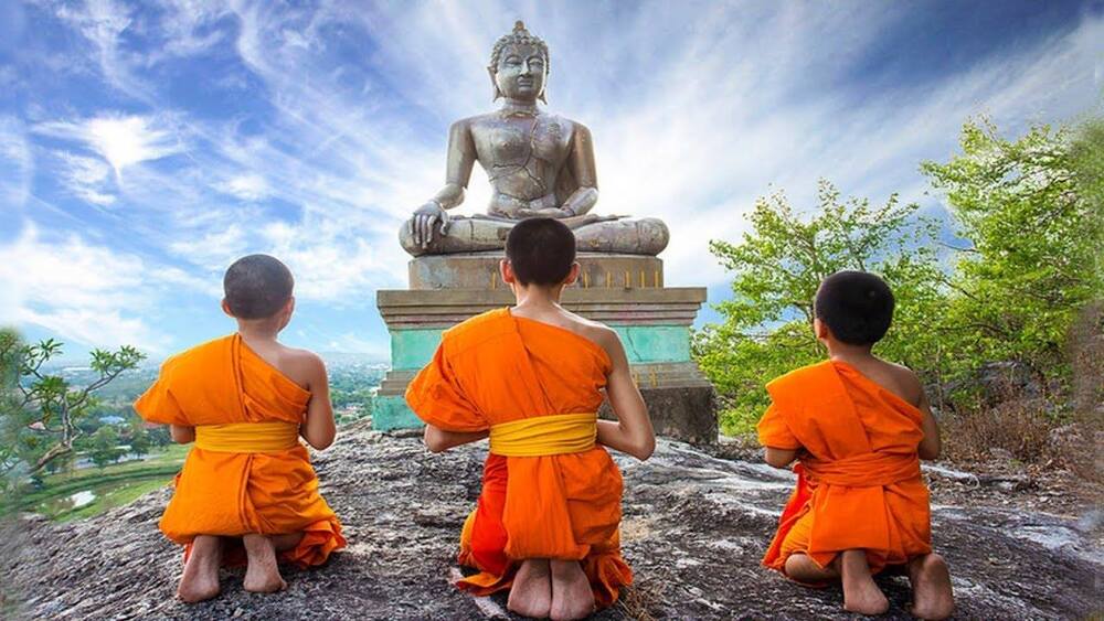 Thế nào là tội? Tội là hành động làm cho mình và người đau khổ trong hiện tại và vị lai.