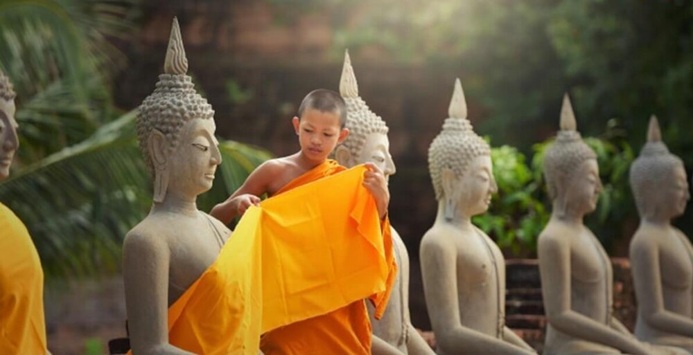 Người Phật tử chân chính phải có trách nhiệm phổ biến Phật pháp, giúp cho nhiều người hiểu được lời Phật dạy.