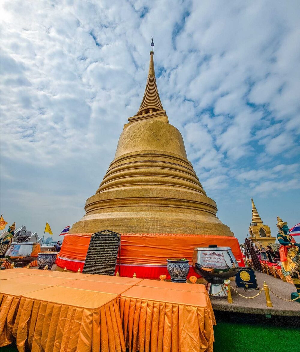 Wat Saket có tên đầy đủ là Wat Saket Ratcha Wora Maha Wihan hay The Golden Mount, tên tiếng Việt là chùa Núi Vàng. Ảnh: Vương Lộc