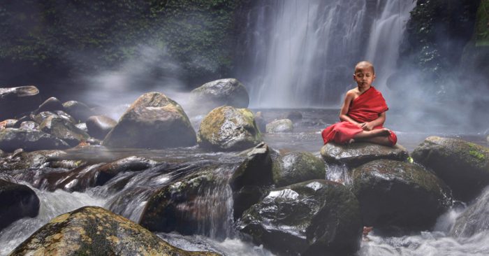 Cõi đời tạm bợ, trần thế tạm nương, không gì là mãi mãi khi vô thường là bản chất phù sinh