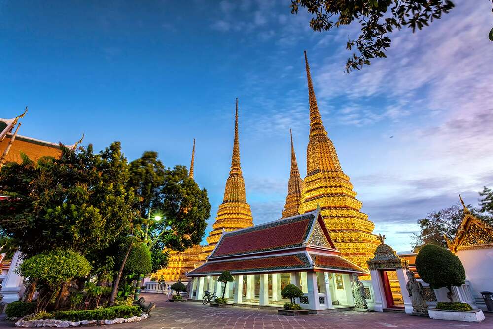 Là một ngôi chùa của hoàng gia nên Wat Pho có rất nhiều pho tượng Phật thiêng liêng và quý giá