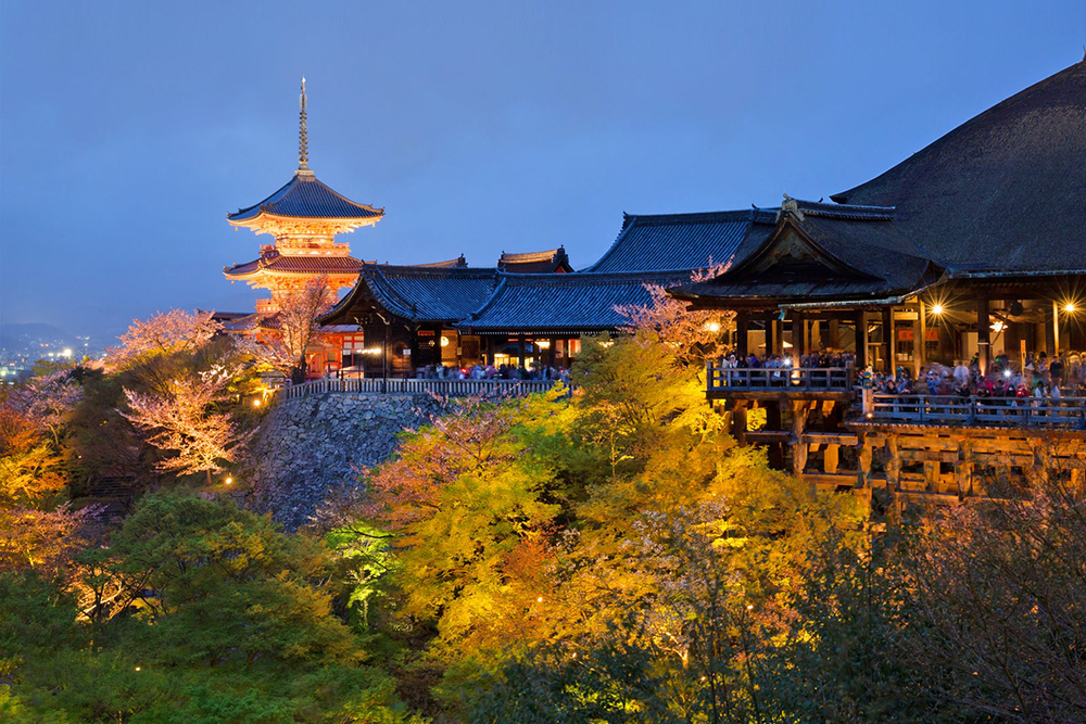 Chùa Kiyomizu-dera (hay còn gọi là chùa Thanh Thủy) tọa lạc tại cố đô Kyoto