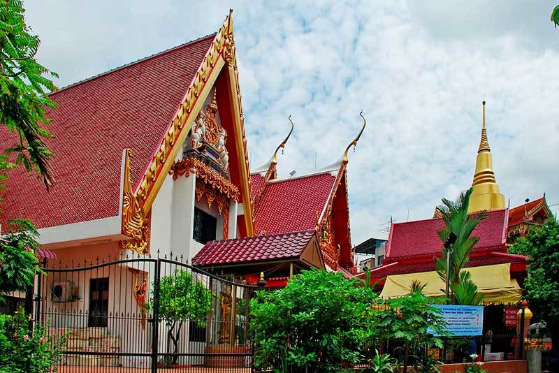 Chùa Ananda Metyarama còn gọi là Chùa Phật Nằm, xây dựng vào năm 1845