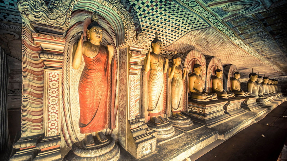 Theo thống kê, hệ thống hang động Dambullam có tổng cộng 153 bức tượng Phật, 3 tượng của các vị vua Sri Lanka, 4 bức tượng của các vị thần và nữ thần. Sau này có thêm tượng của hai vị thần Hindu là Vishnu và Ganesha. Ảnh: andBeyond.