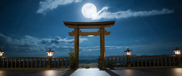 Ngắm trăng nơi hiên chùa