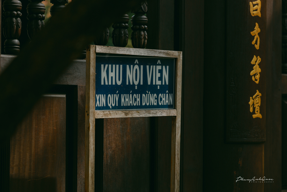 Quy định của chùa: khách không vào tham quan khu nội viện
