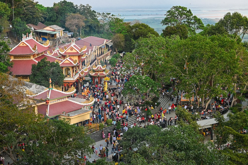 Hệ thống chùa Bà là điểm đến tâm linh hàng đầu Nam bộ. Ảnh: Sun World Ba Den Mountain