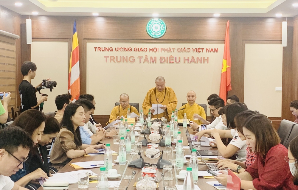 Chư tôn đức lãnh đạo Ban TTTT TW Giáo hội PGVN trong một cuộc họp báo năm 2022.