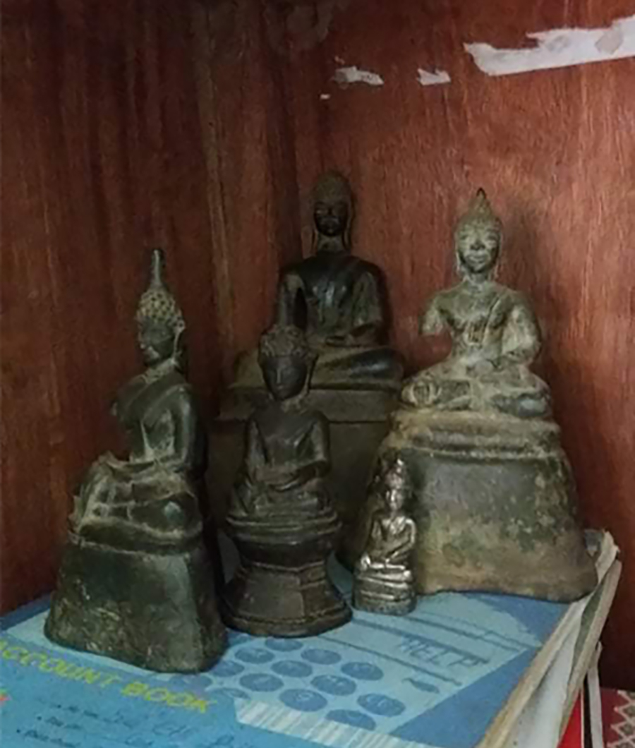 Tượng Phật bằng đồng mà kẻ trộm trả lại đang được bảo quản tại xã Mỹ Lý
