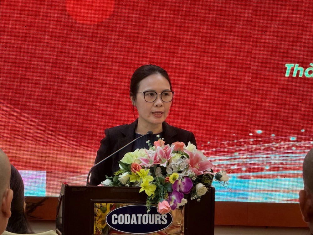 Bà Trần Thị Minh Nga - Phó Trưởng ban Tôn giáo Chính phủ phát biểu khai mạc hội nghị.