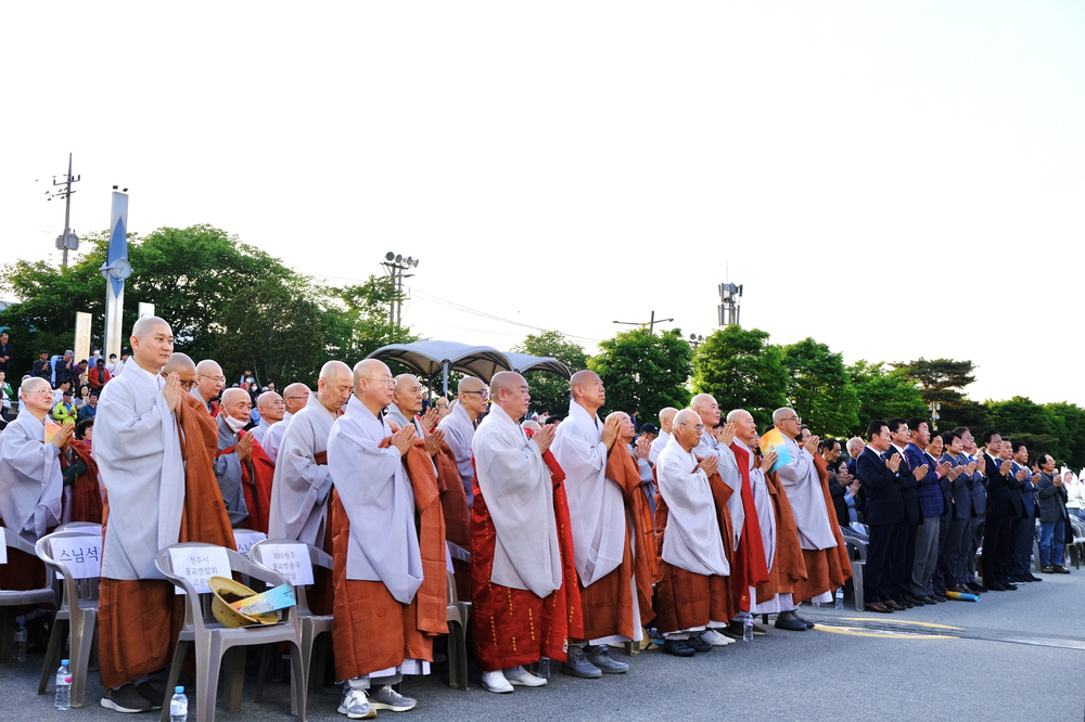 Chư Tăng tham dự