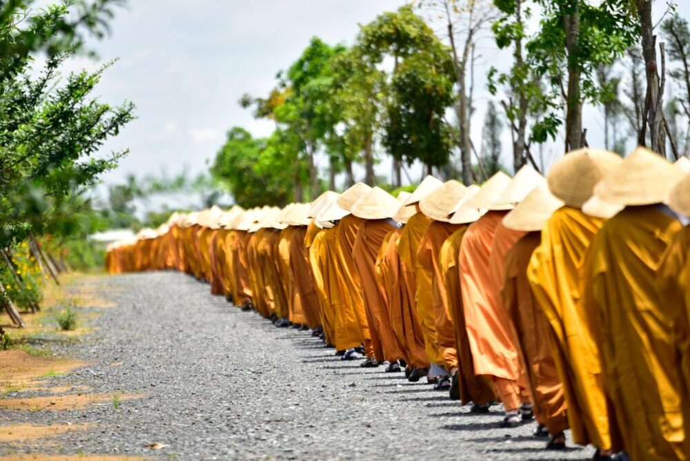 Tăng là đoàn thể đẹp, quy y Tăng không phải là quy y một vị thầy. Ảnh minh họa