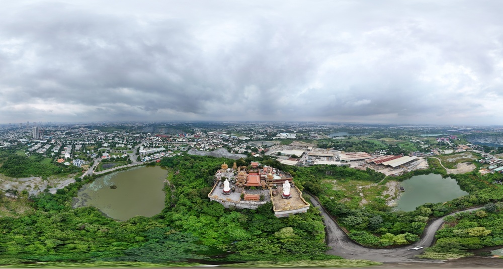 Chùa Châu Thới tọa lạc trên núi Châu Thới (cao 82m) thuộc phường Bình An, TP Dĩ An, tỉnh Bình Dương, là một trong những ngôi chùa cổ xưa nhất tỉnh Bình Dương và vùng Đông Nam Bộ.