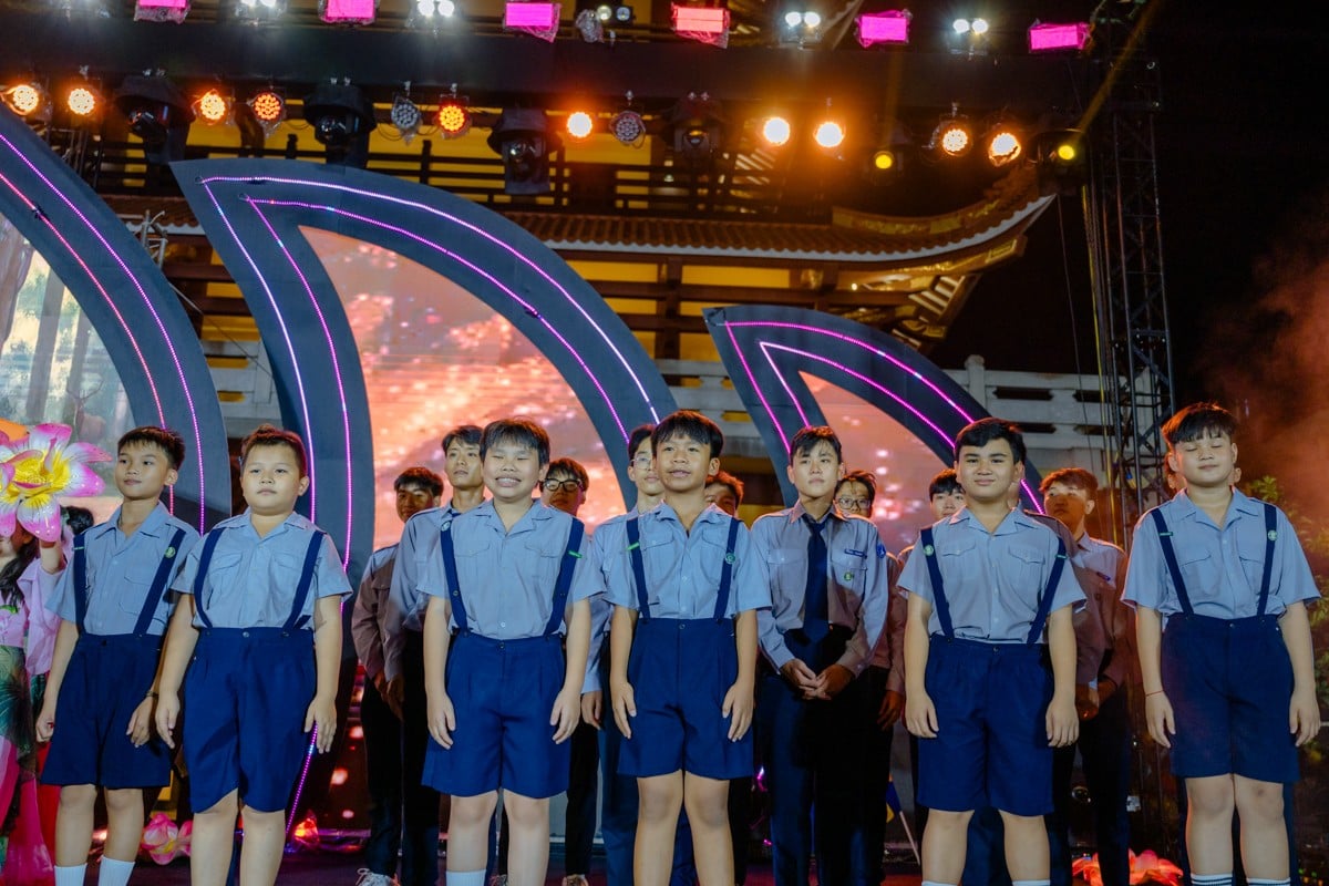 Đêm nhạc “Việt Nam muôn thuở, Sáng ngời đạo thiêng” mở đầu chào mừng Vesak 2025 7