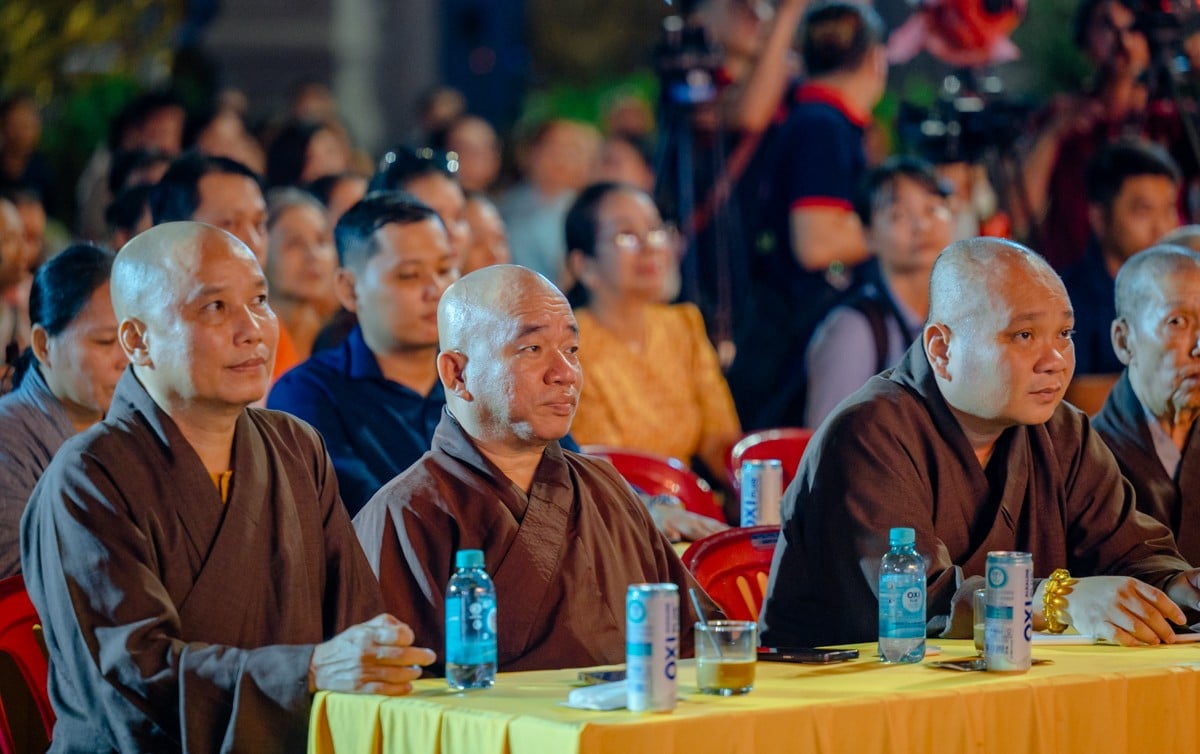 Đêm nhạc “Việt Nam muôn thuở, Sáng ngời đạo thiêng” mở đầu chào mừng Vesak 2025 9