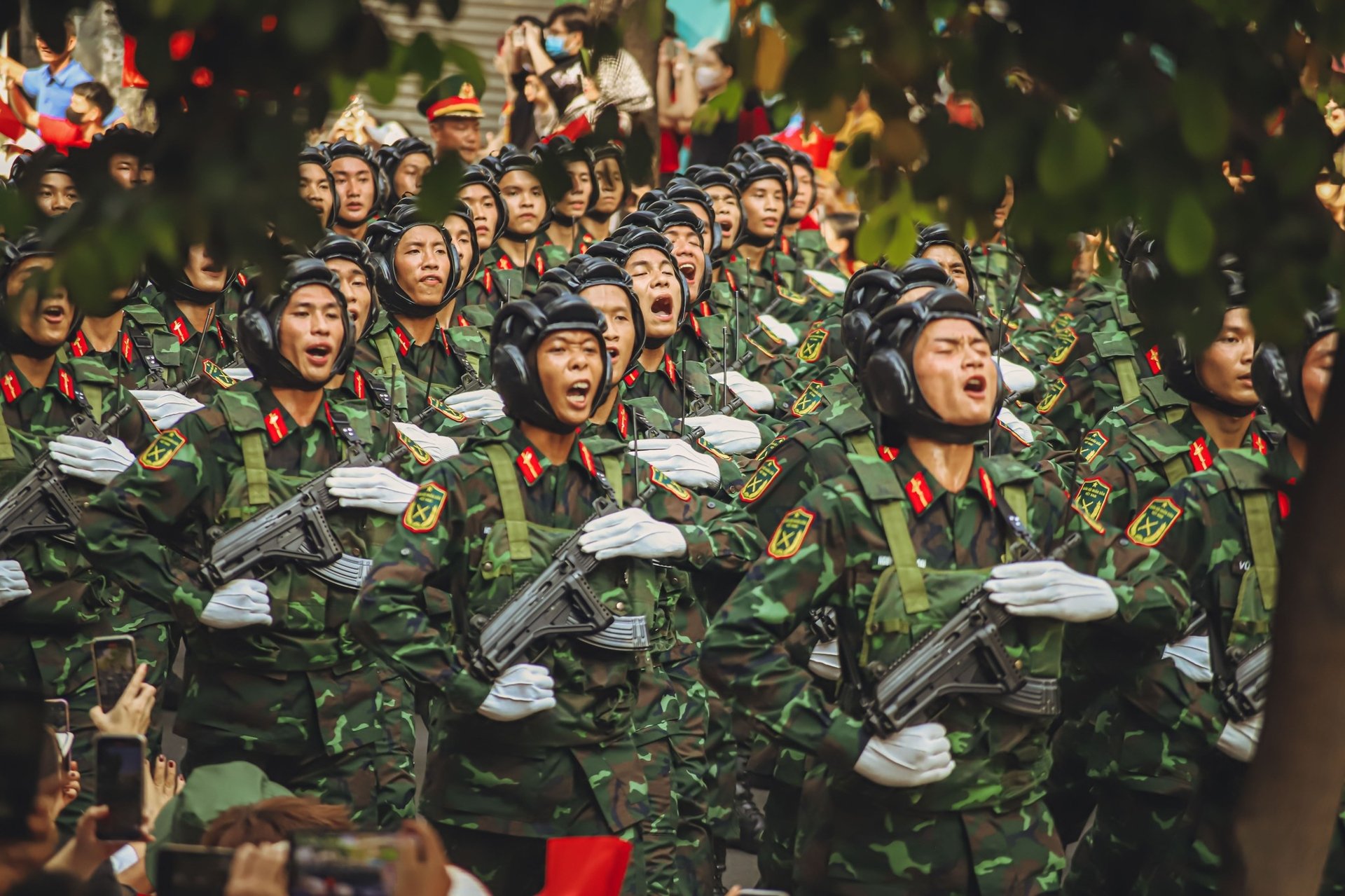 Bộ ảnh duyệt binh sáng 30/4