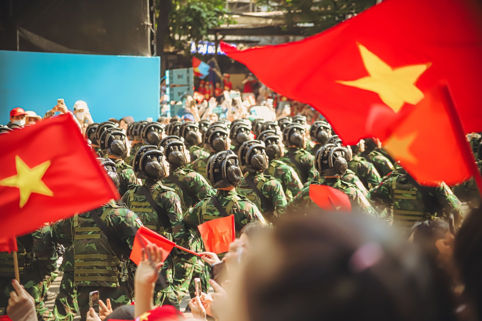 Bộ ảnh duyệt binh sáng 30/4