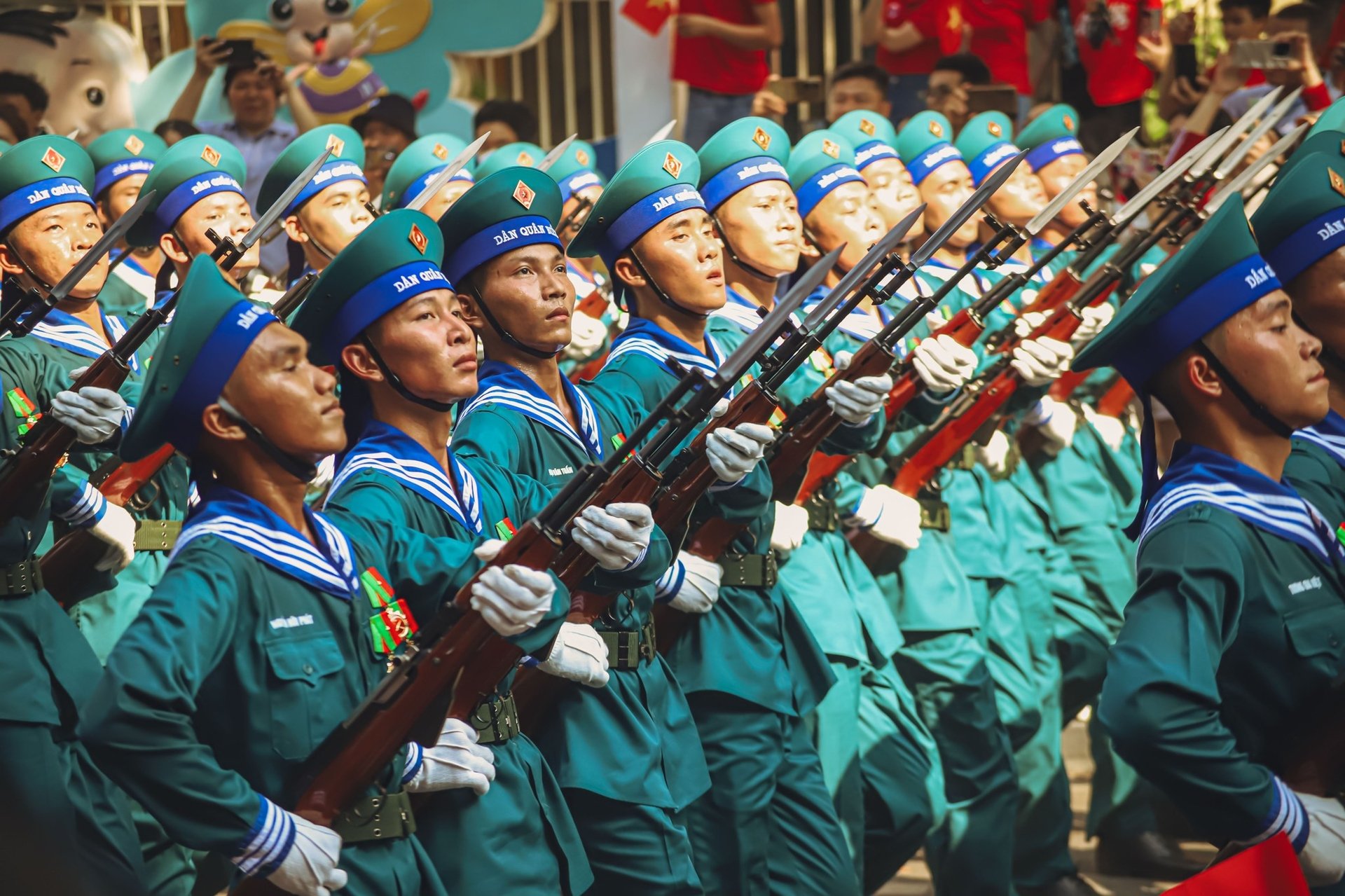 Bộ ảnh duyệt binh sáng 30/4