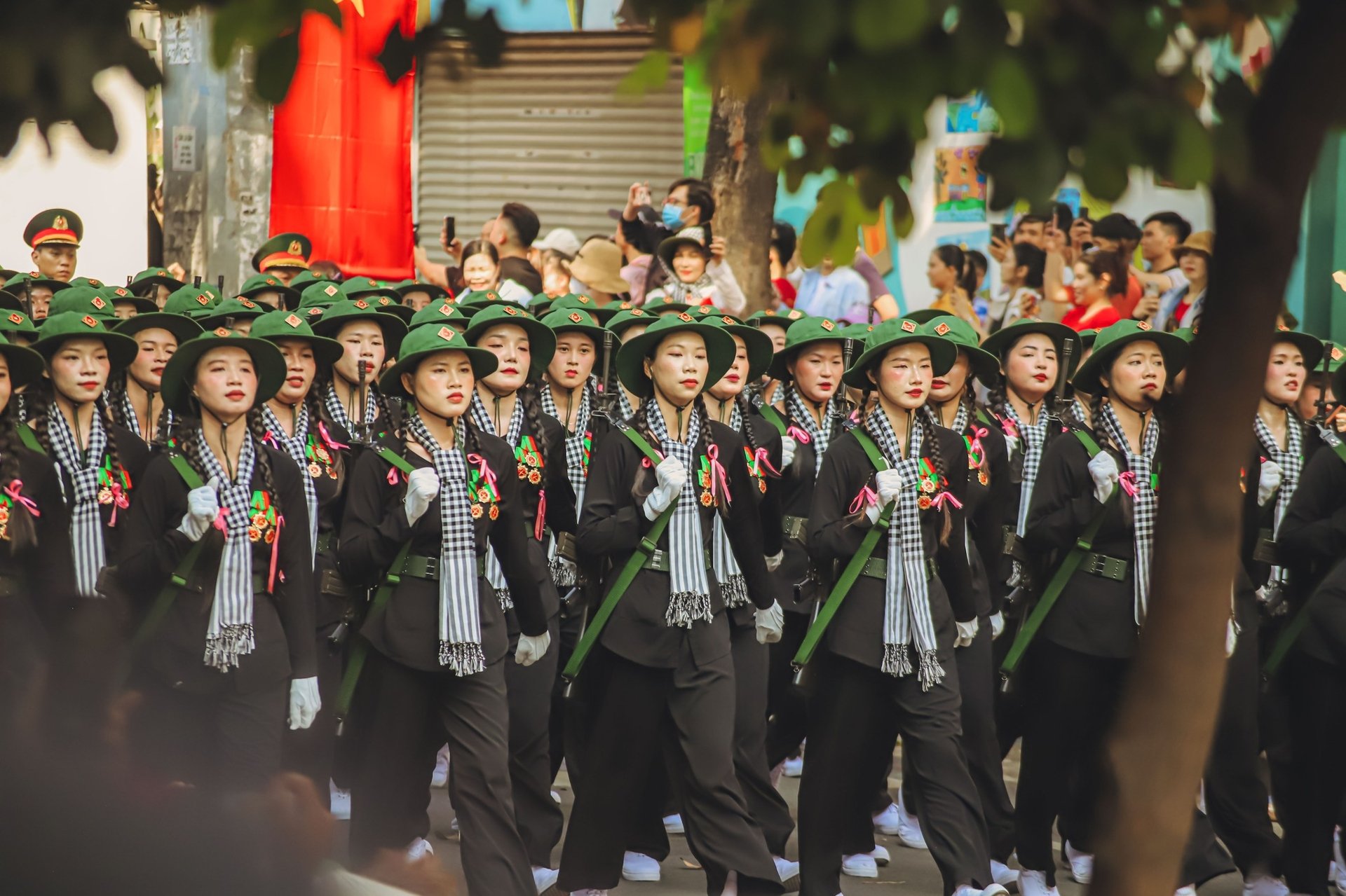 Bộ ảnh duyệt binh sáng 30/4