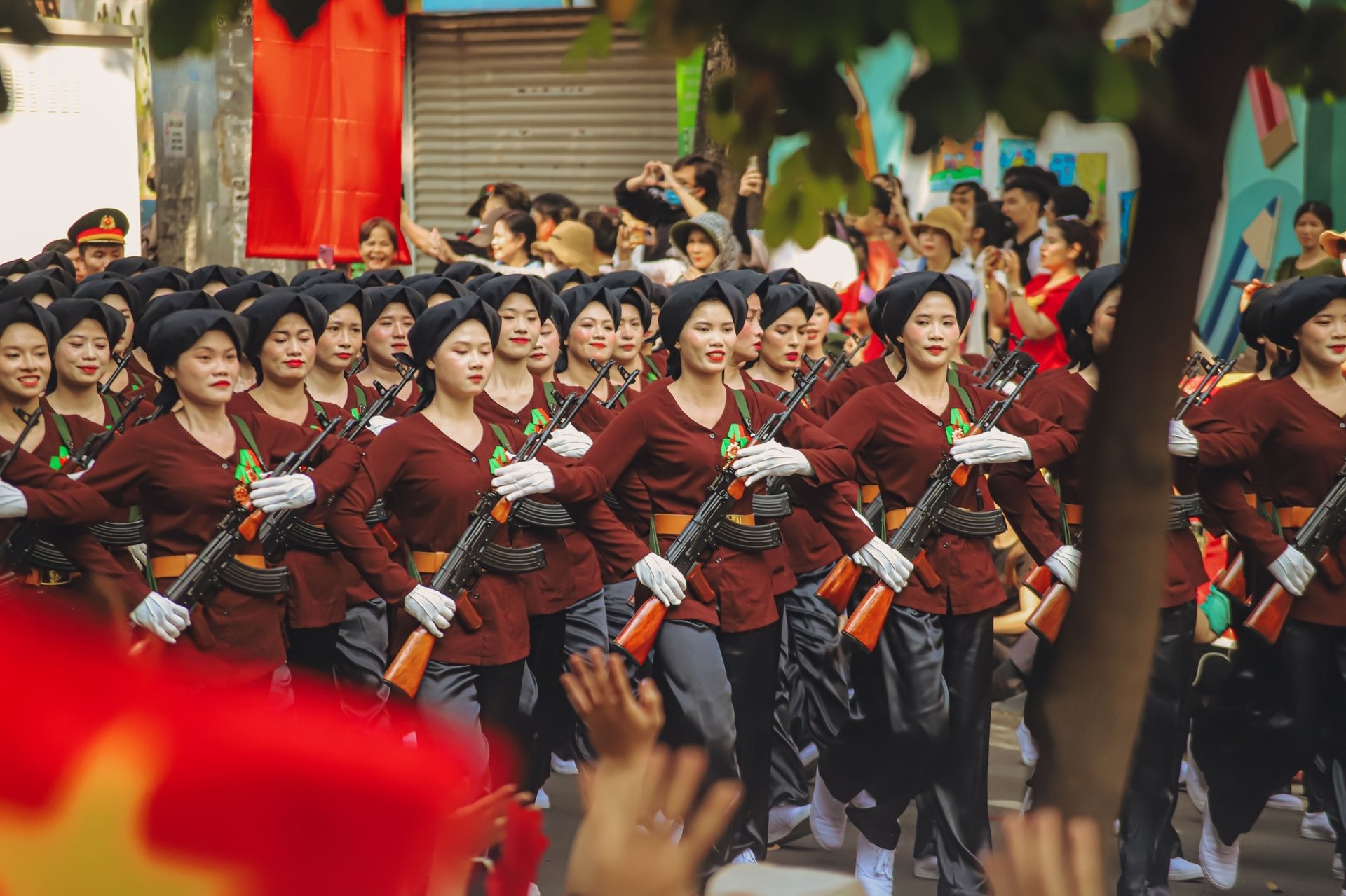 Bộ ảnh duyệt binh sáng 30/4