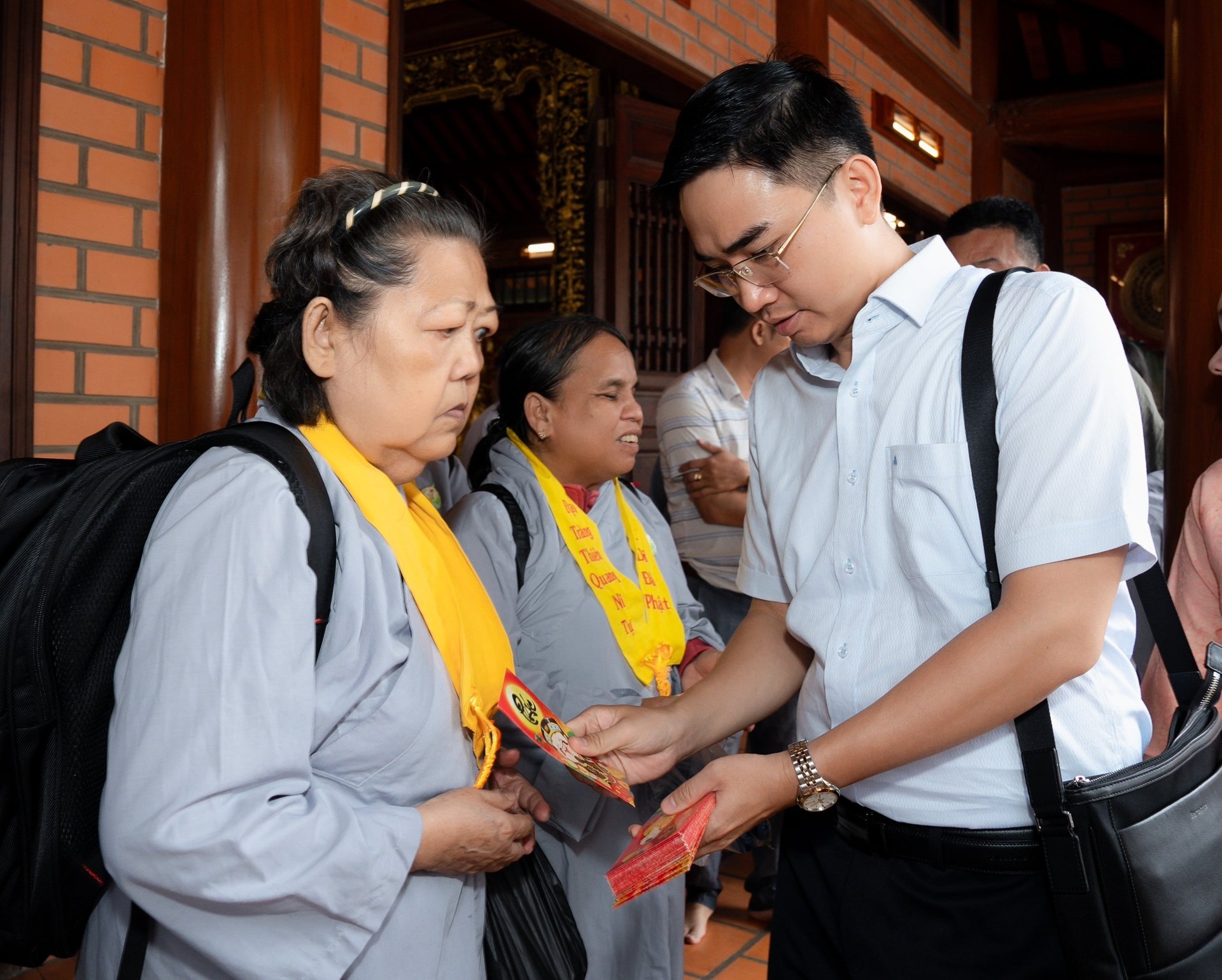 Hơn 200 Phật tử quy y Tam bảo tại chùa Thiên Quang mùa Phật Đản Vesak 2025 12