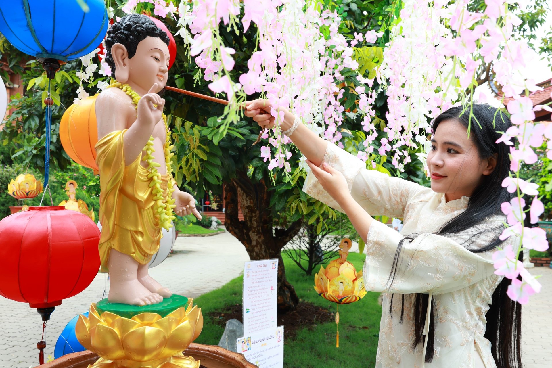 Hơn 200 Phật tử quy y Tam bảo tại chùa Thiên Quang mùa Phật Đản Vesak 2025 13