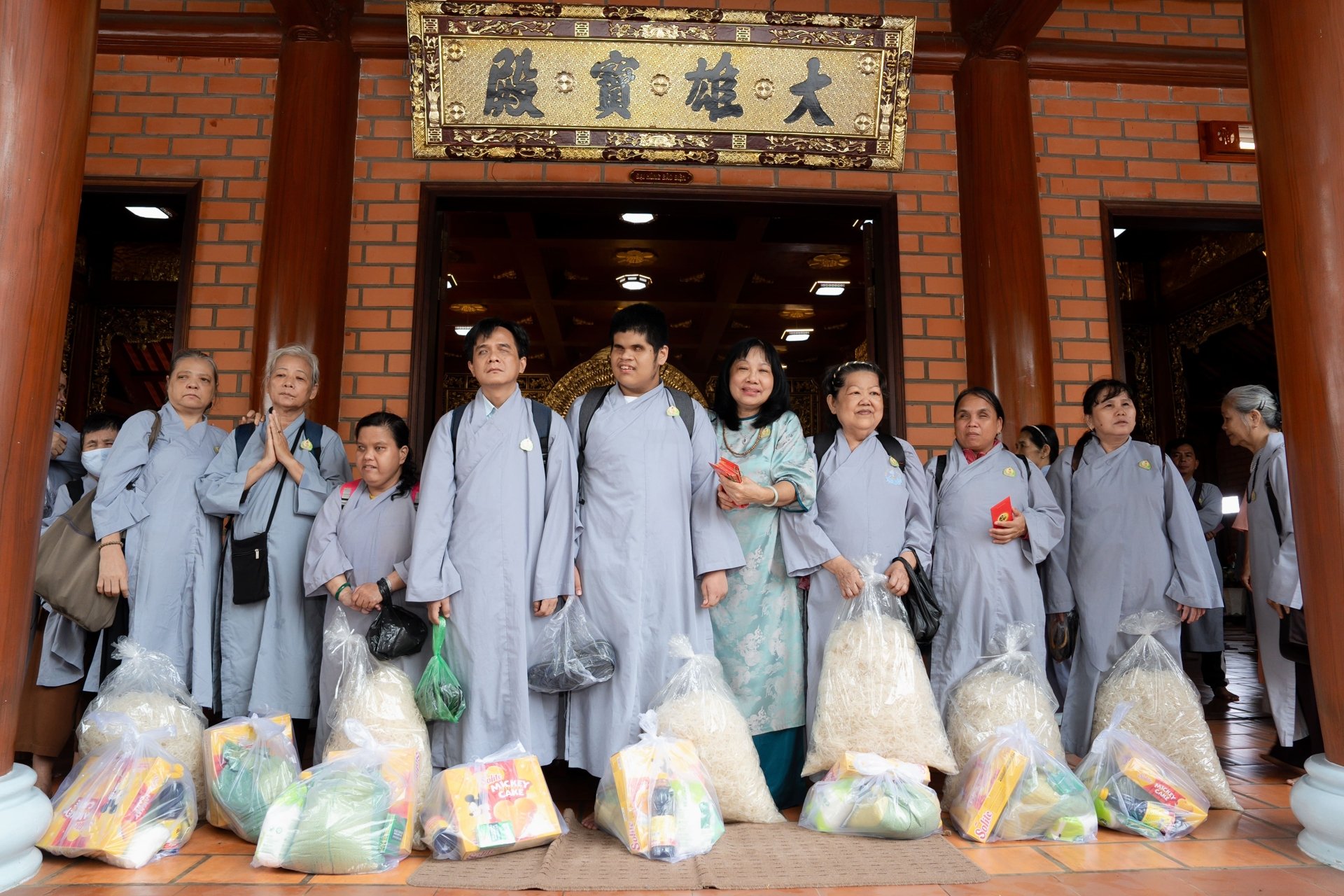Hơn 200 Phật tử quy y Tam bảo tại chùa Thiên Quang mùa Phật Đản Vesak 2025 15