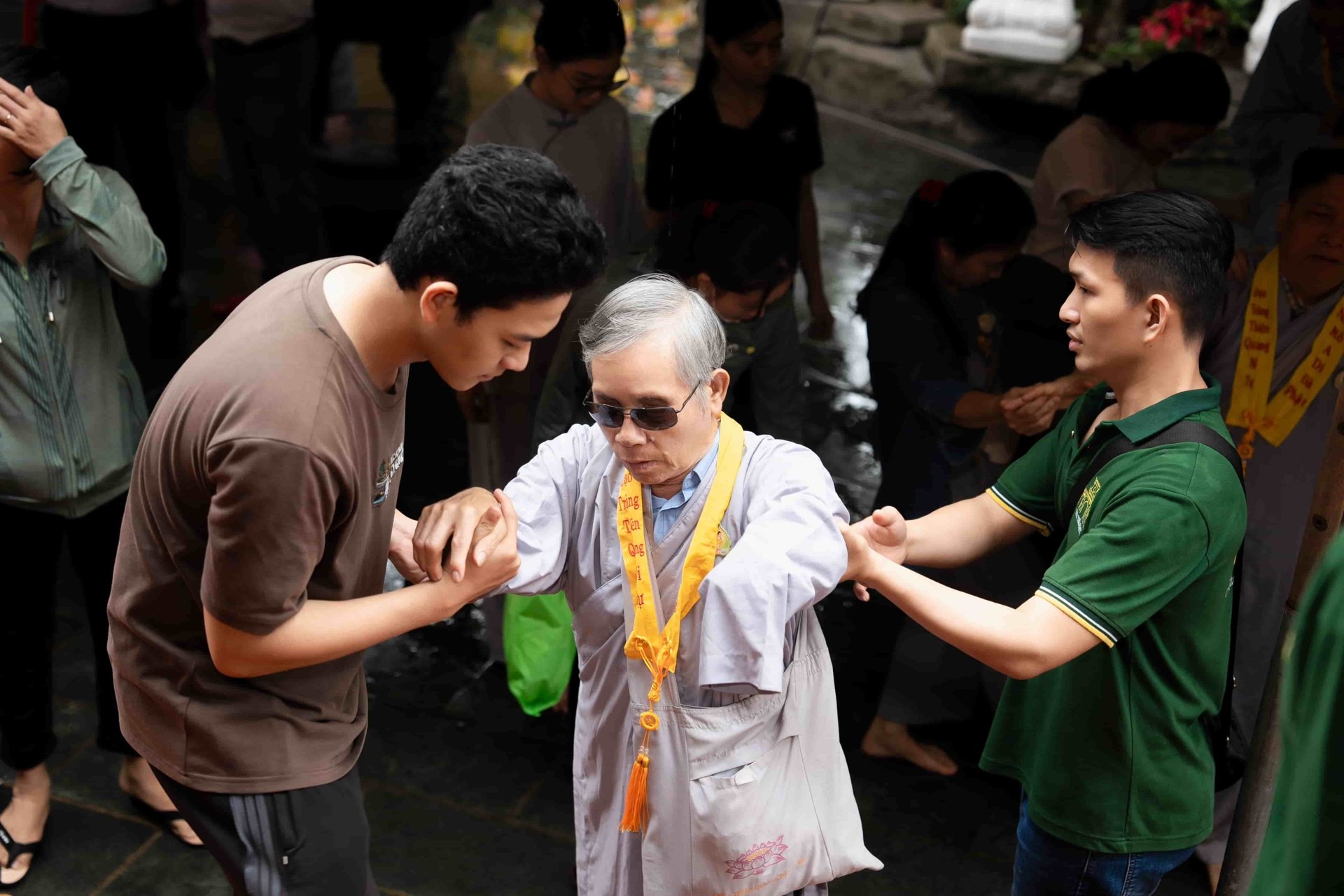 Hơn 200 Phật tử quy y Tam bảo tại chùa Thiên Quang mùa Phật Đản Vesak 2025 19