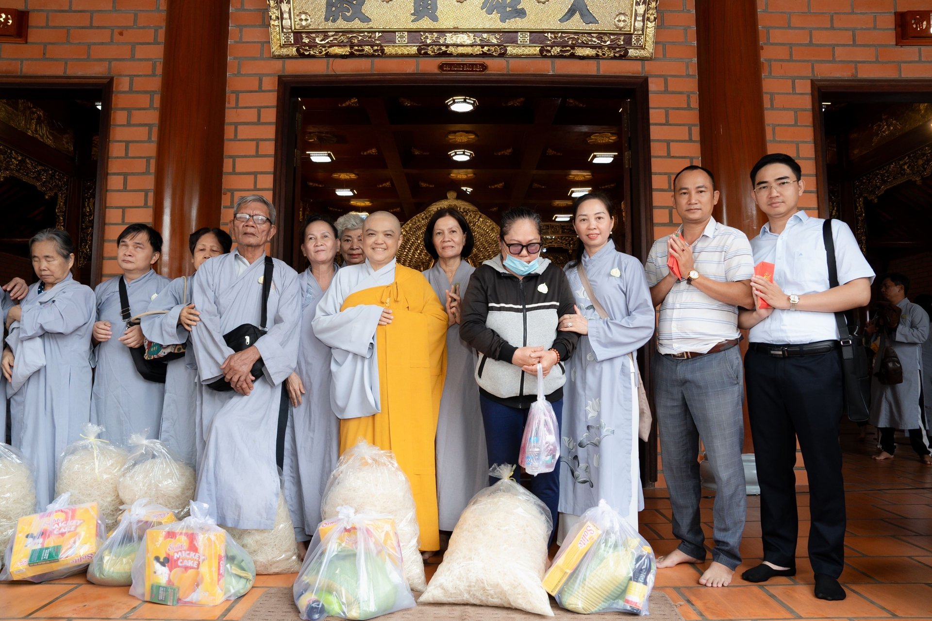 Hơn 200 Phật tử quy y Tam bảo tại chùa Thiên Quang mùa Phật Đản Vesak 2025 6