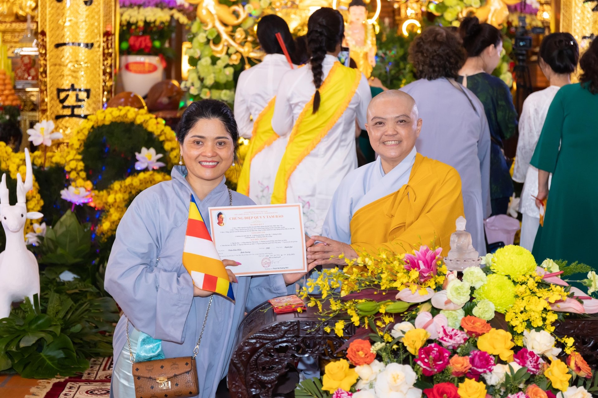 Hơn 200 Phật tử quy y Tam bảo tại chùa Thiên Quang mùa Phật Đản Vesak 2025 8