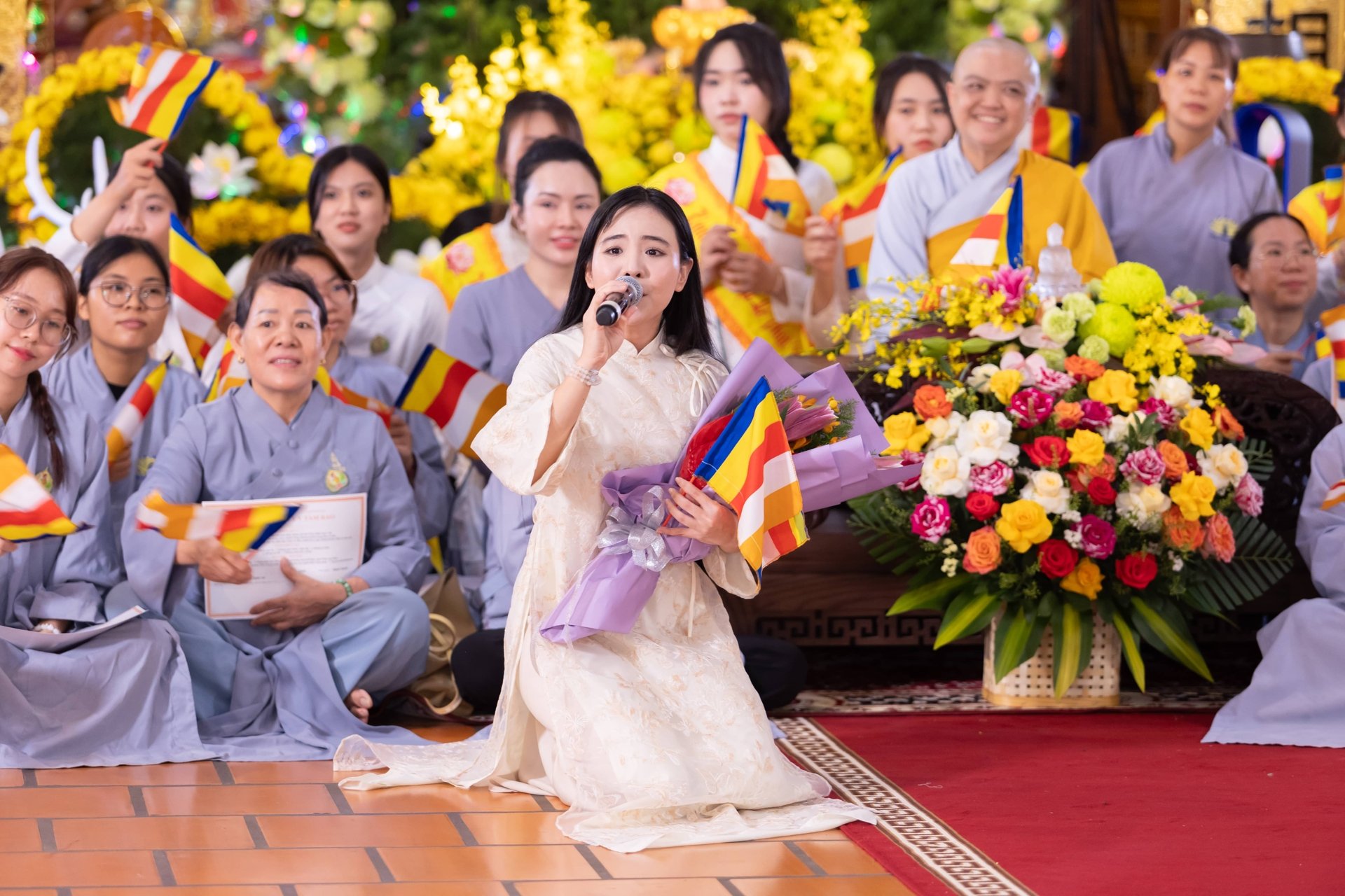 Hơn 200 Phật tử quy y Tam bảo tại chùa Thiên Quang mùa Phật Đản Vesak 2025 9