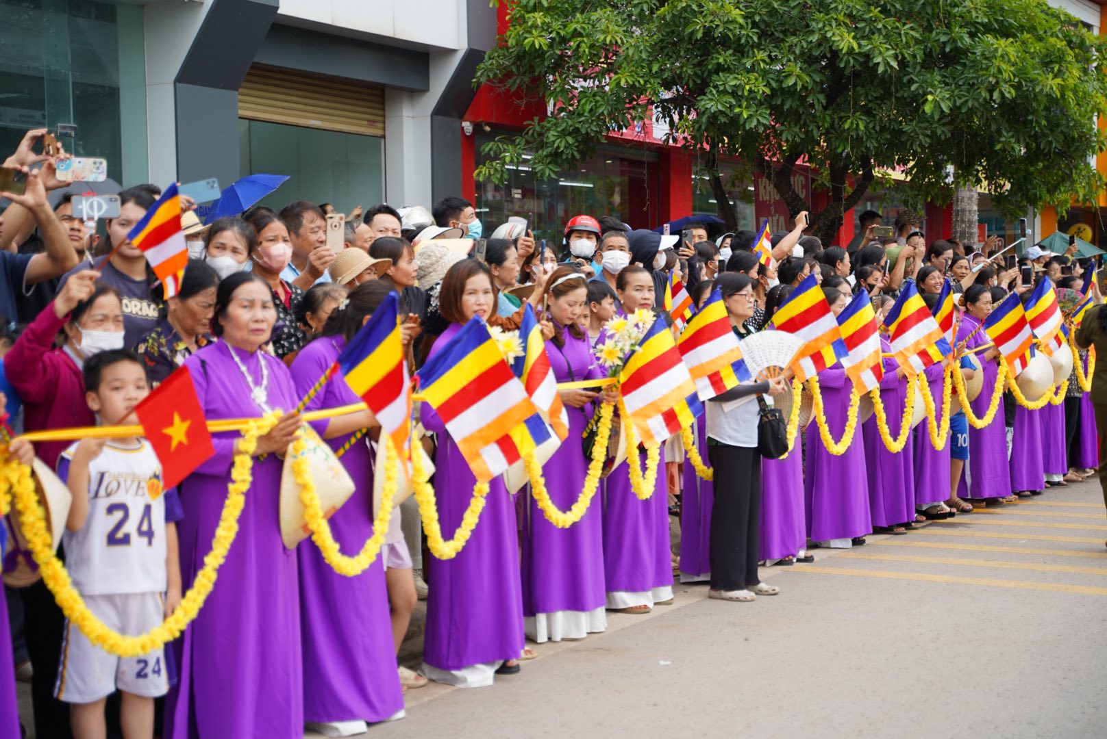 Trang nghiêm lễ cung rước Xá lợi Phật về chùa Phúc Sơn (Bắc Giang) 8