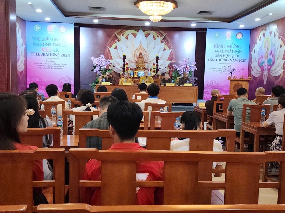 Sơ kết công tác tổ chức lễ cung rước và tôn trí Xá lợi Phật tại chùa Quán Sứ 4
