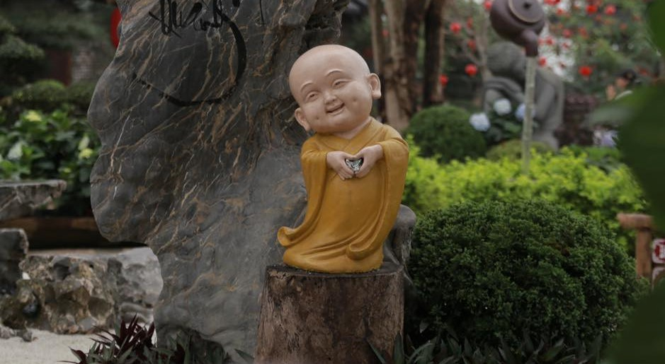 Gặp nhau giữa nghiệp, ở lại bằng tâm 1