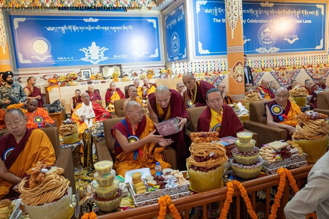Kính mừng Đức Dalai Lama tròn 90 tuổi 15