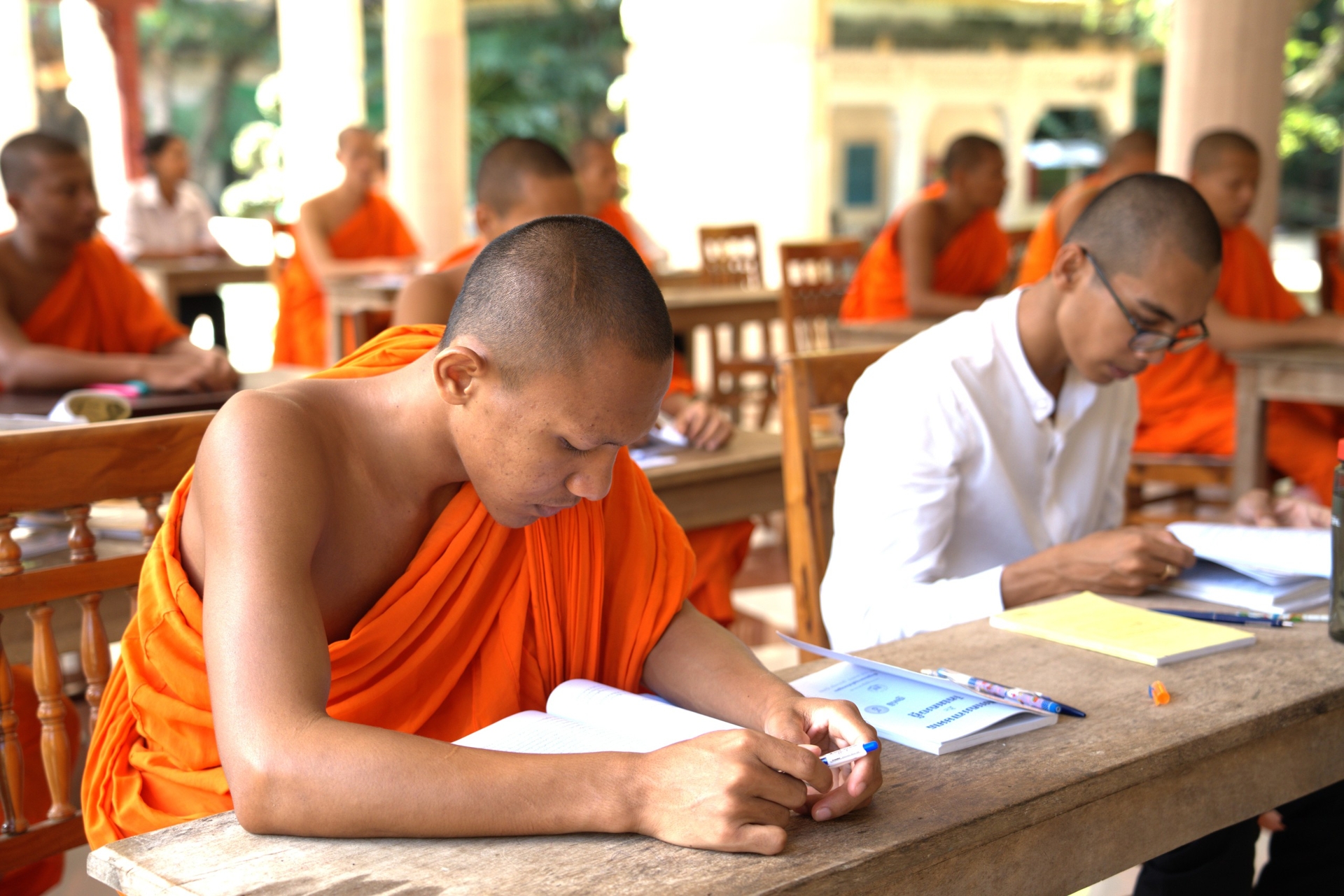 Chiêm ngưỡng chùa Hang hàng trăm tuổi giữa 'rừng' cây cổ thụ 9