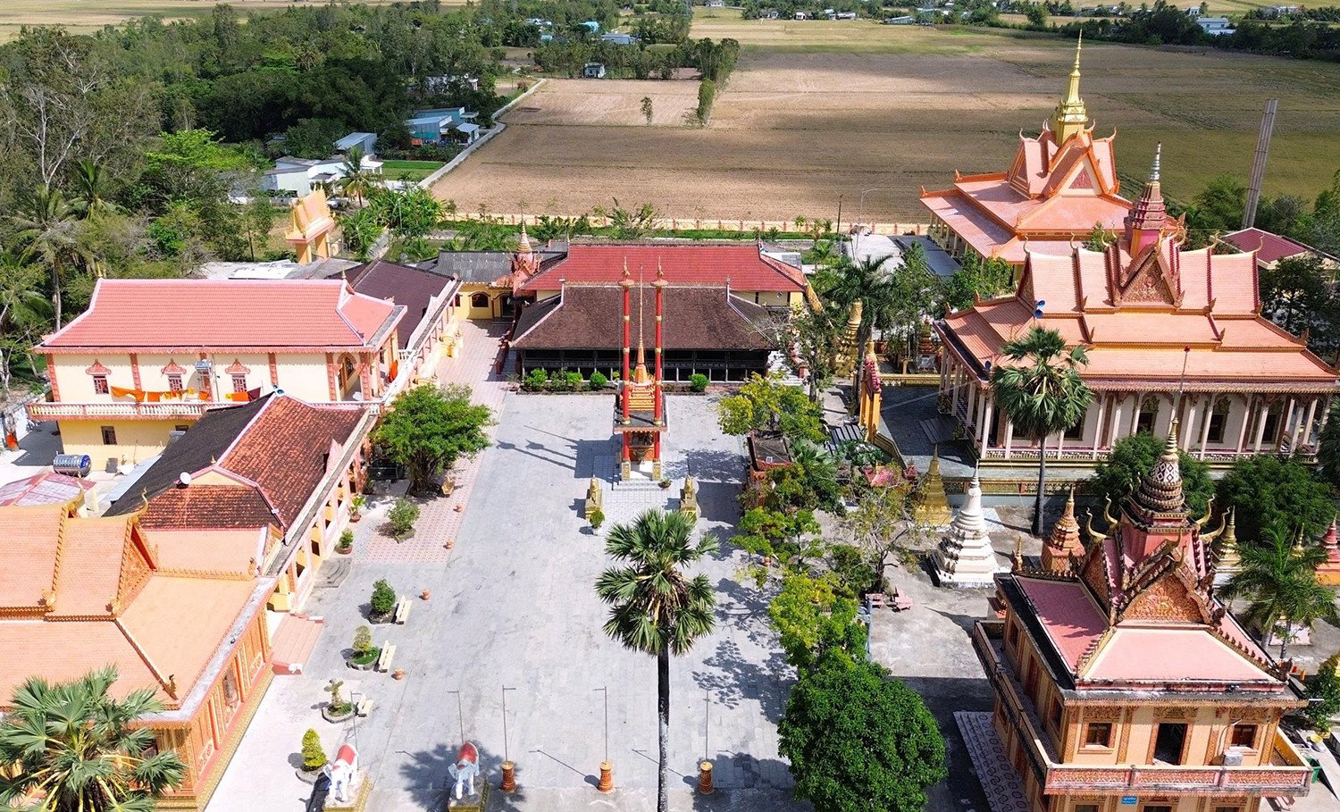 Ngôi chùa Khmer có giảng đường bằng gỗ cổ nhất miền Tây 1