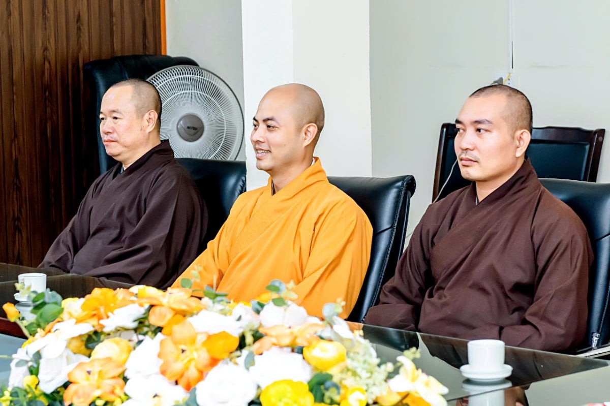 Thanh Hóa: Công an tỉnh chúc mừng Ban Trị sự Phật giáo tỉnh nhân dịp Đại lễ Vu lan năm 2025 2