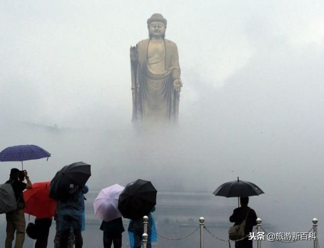 Việc xây dựng tượng Phật này tương đối khó khăn và tốn chi phí rất lớn, bên cạnh đó phải mất 10 năm mới hoàn thành. Sau khi đưa vào hoạt động, khu vực này nhanh chóng trở thành một điểm du lịch cấp quốc gia, tượng Phật này cũng được đưa vào danh sách kỷ lục Guinness thế giới.