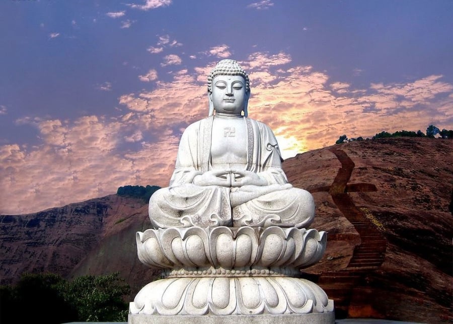 Hình ảnh Phật A Di Đà 3D Ngồi đẹp sẽ cho bạn cảm giác như đang ngồi bên cạnh Đức Phật. Với kỹ thuật 3D hiện đại, hình ảnh đẹp mắt này không chỉ bắt mắt mà còn đầy sự tươi mới. Hãy đến với những bức ảnh 3D này để lắng nghe lời dạy của Đức Phật và cảm nhận sự thanh thản trong tâm hồn.