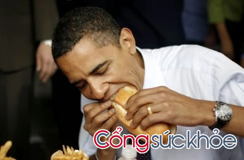 Tổng thống Mỹ Obama từng rất thích thú với bánh mì Việt Nam