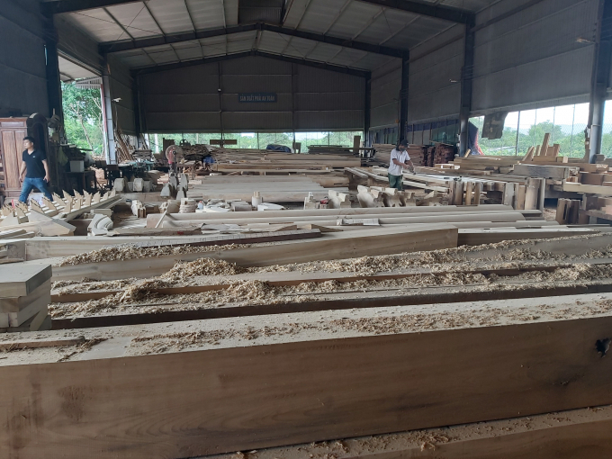 Xưởng gỗ quy mô lớn luôn luôn đảm bảo sản phẩm chất lượng cao cấp phục vụ nhu cầu của người dân