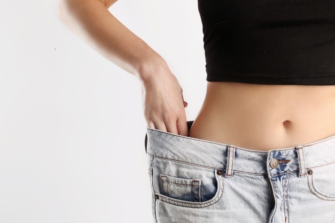 woman-losing-weight-fit-jeans-diet_esgs